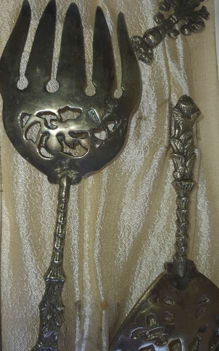 AN ANTIQUE ORNATE SALAD SERVING SET LADEL AND FORK