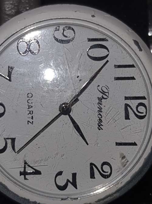 A BULK JOBLOT WOMANS QUARTZ WATCHES SOLD AS IS NOT TESTED