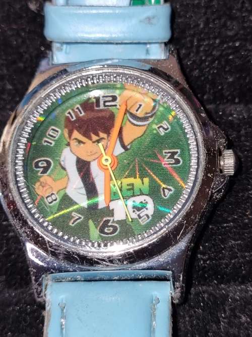 A COLLECTION OF TEEN FASHION WATCHES SOLD AS IS NOT TESTED