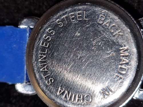A COLLECTION OF TEEN FASHION WATCHES SOLD AS IS NOT TESTED
