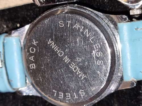 A COLLECTION OF TEEN FASHION WATCHES SOLD AS IS NOT TESTED
