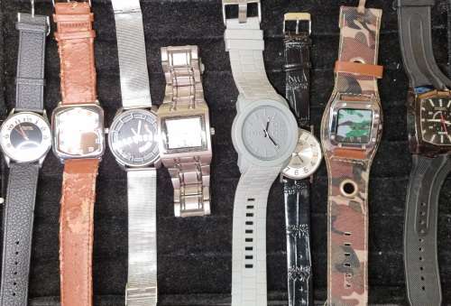 A JOBLOT VINTAGE WOMANS DRESS WATCHES SOLD AS IS NOT TESTED