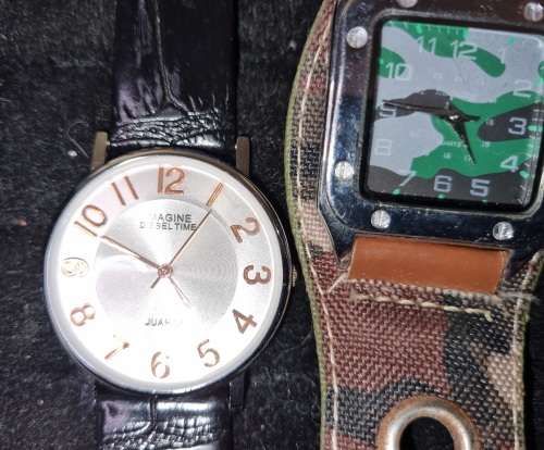 A JOBLOT VINTAGE WOMANS DRESS WATCHES SOLD AS IS NOT TESTED