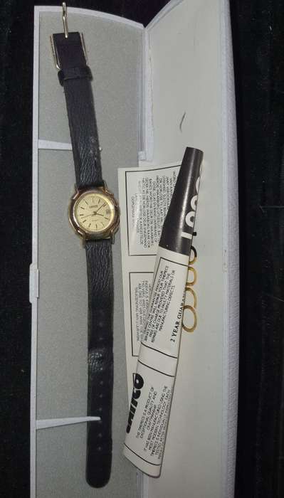 A VINTAGE GOLD PLATED LANCO LADIES WATCH IN ITS ORIGINAL BOX SOLD AS IS NOT TESTED