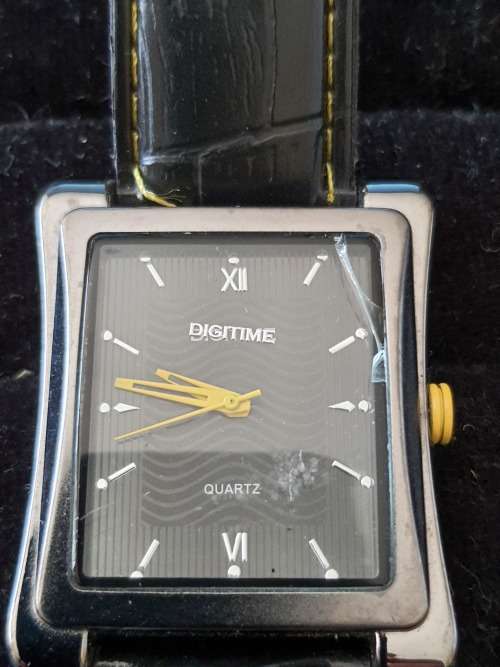 A STAINLESS-STEEL DIGI TIME JAPAN MOVEMENT, CHINA QUARTZ WATCH NEEDS A BETTERY