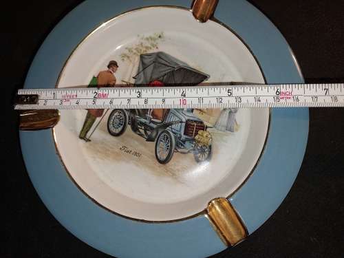 A collection of vintage ashtrays in great condition hand made in Italy sold as is