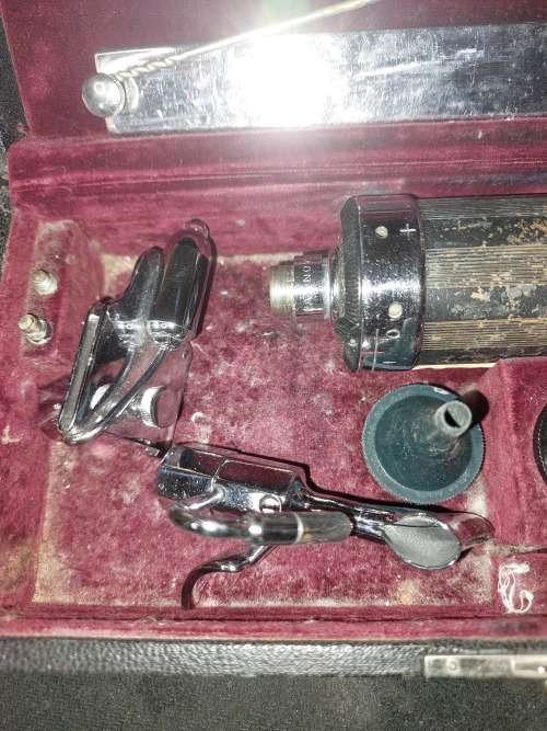 AN ANTIQUE DOCTORS MEDICAL TOOL SET SOLD AS IS