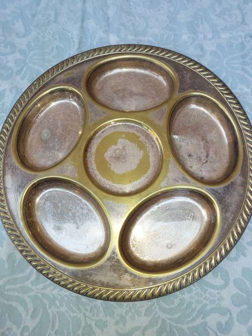 A VINTAGE SILVER-PLATED TRAY WITH COMPARTMENT SOLD AS IS