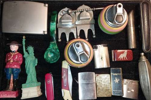 A JOBLOT VINTAGE COLLECTION LIGHTERS FIGURINES, ANTIQUE CONTAINERS, POCKET KNIVES