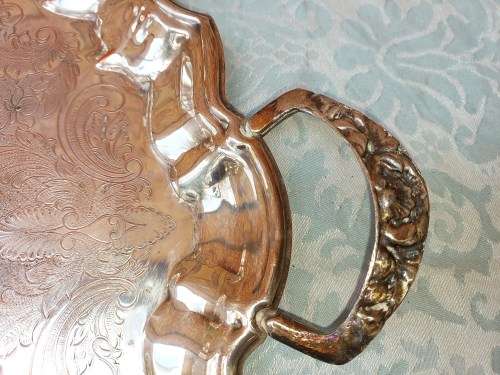 A VINTAGE VICTORIAN-STYLE SOLID SILVER PLATED SERVING TRAY