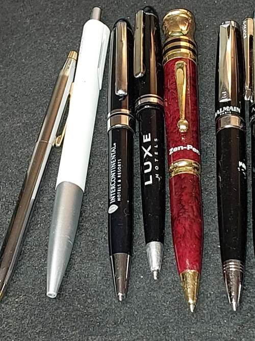 A VINTAGE COLLECTION OF EXECUTIVE PENS AND CROSS INK SOLD AS IS NOT TESTED