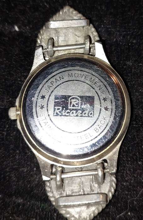 2 VINTAGE WATCHES A RICARDO QUARTZ AND SEIKO S-WAVE AUTOMATIC