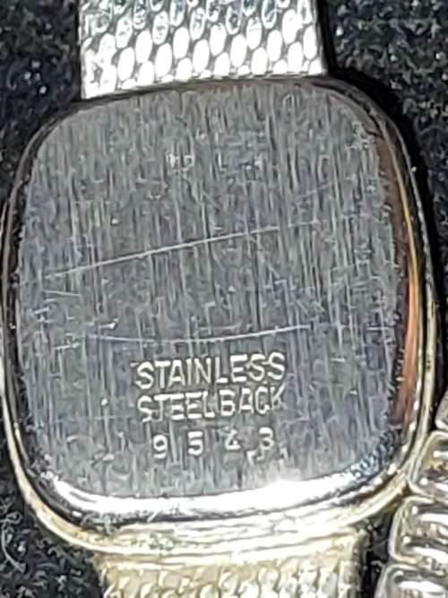 A VINTAGE COLLECTION JOB LOT WOMANS WRIST WATCHES SOLD AS IS NOT TESTED