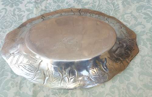 A VINTAGE OVAL ALUMINUM ALLOY HEAVY DUTY PLATER