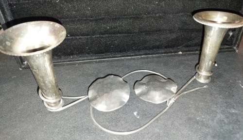 A VINTAGE COLLECTION KITCHENALIA SOLD AS IS