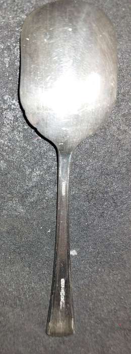 A VINTAGE COLLECTION KITCHENALIA SOLD AS IS
