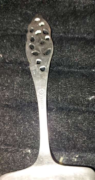 A COLLECTION OF EPNS AND STAINLESS-STEEL CUTLERY SOLD AS IS