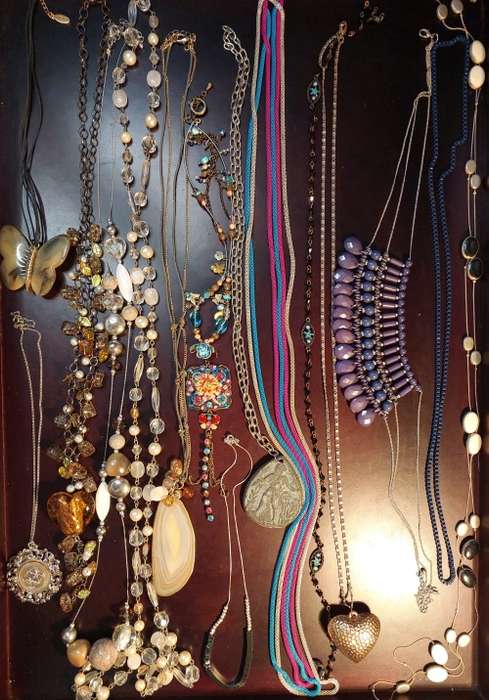 A DESIGNER COLLECTION COSTUME NECKLACES SOLD AS IS