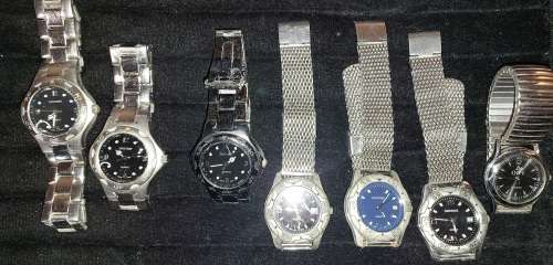 A VINTAGE COLLECTION MENS WATCHES SOLD AS IS NOT TESTED