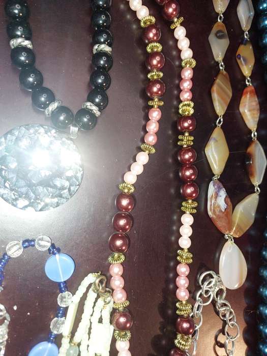 A BULK JOBLOT FASHION COSTUME NECKLACES SOLD AS IS