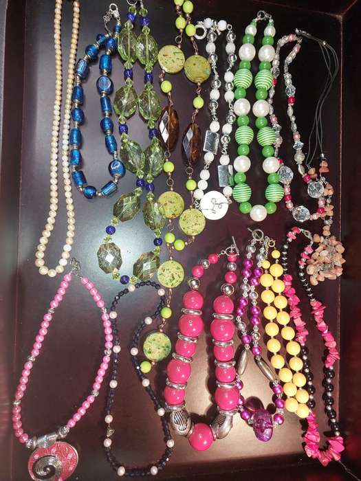 A JOB LOT COSTUME NECKLACES SOLD AS IS