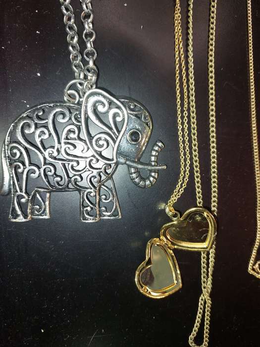 A DISCERNING LADY`S VINTAGE COLLECTION OF COSTUME NECKLACES SOLD AS IS
