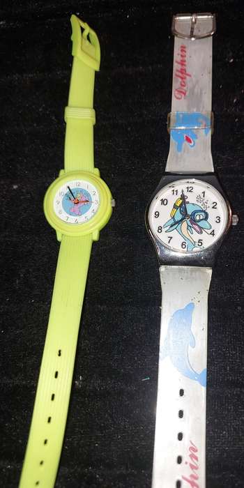 2 GIRLS WATCHES SOLD AS IS NOT TESTED