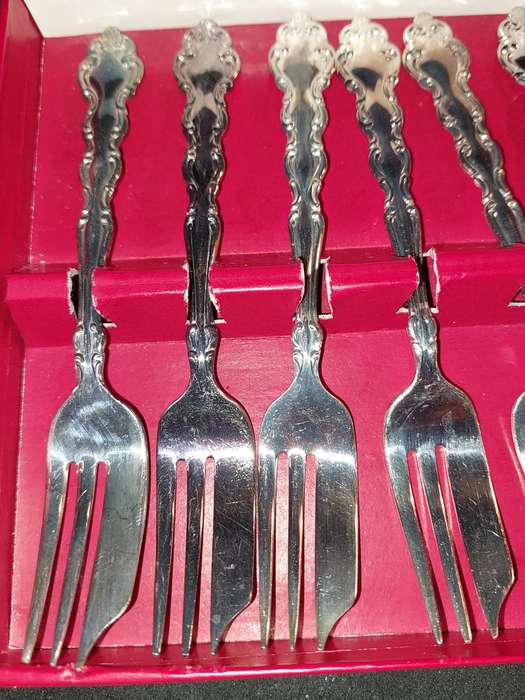 ANTIQUE ONEIDA SILVERSMITHS COMMUNITY PLATED EPNS SET OF 6 PASTRY FORKS