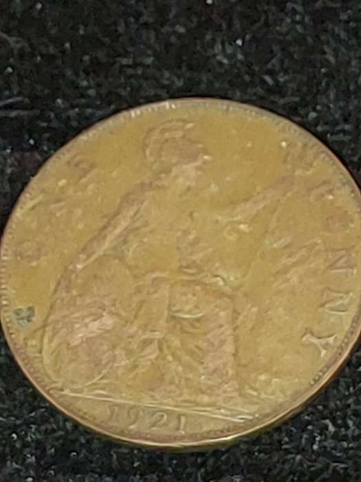 AN ANTIQUE COIN COLLECTION OF 9 ONE PENNY COINS UK