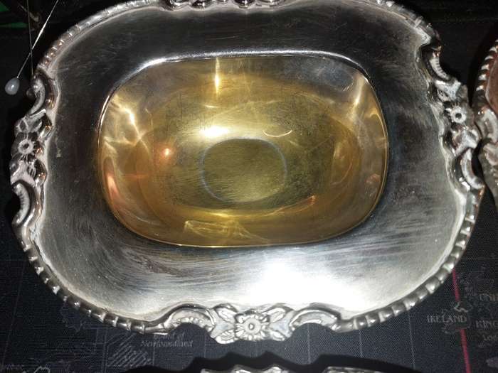 FOUR VINTAGE SILVER PLATED EDWARDIAN DESIGN FINGER TRAYS