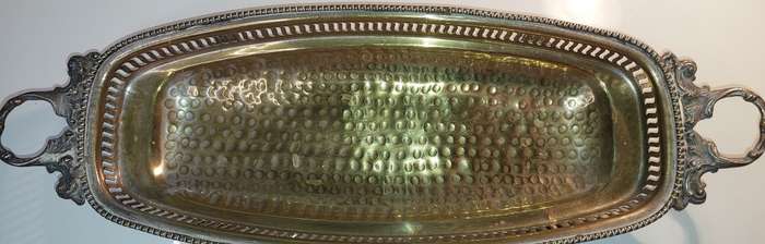 AN ORNATE ART DECOR RECTANGULAR VICTORIAN FISH SERVING PLATER