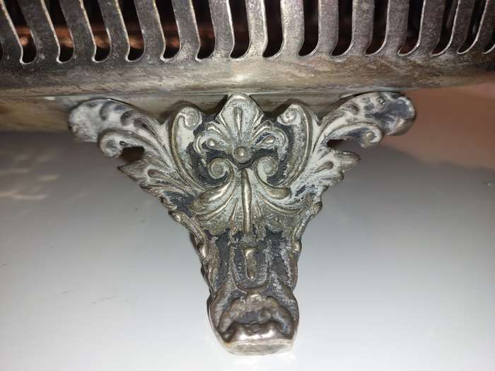 AN ORNATE ART DECOR RECTANGULAR VICTORIAN FISH SERVING PLATER