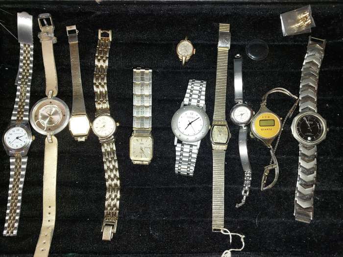 A VINTAGE JOB LOT WOMANS WATCHES SOLD AS IS NOT TESTED