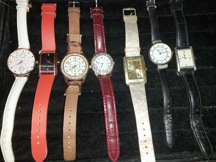 A COLLECTION OF QUARTZ WATCHES FOR THE LADIES