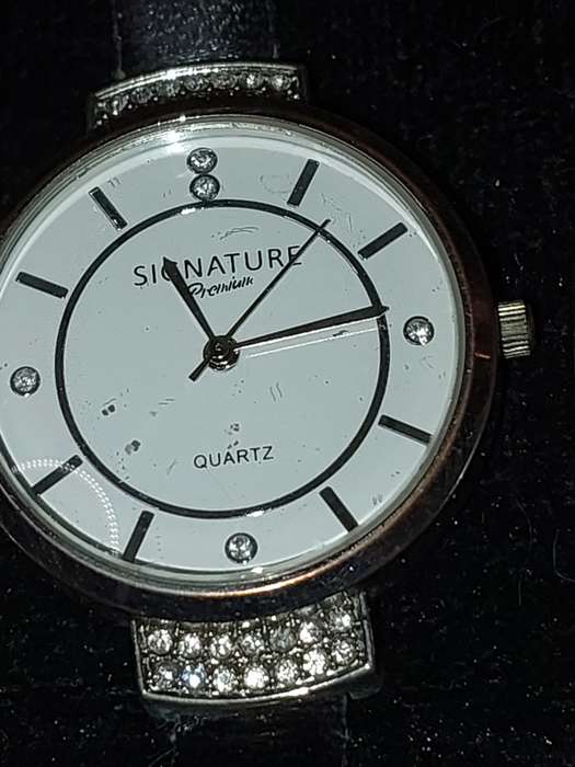 A COLLECTION OF QUARTZ WATCHES FOR THE LADIES