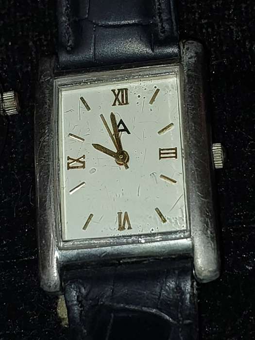 A COLLECTION OF QUARTZ WATCHES FOR THE LADIES