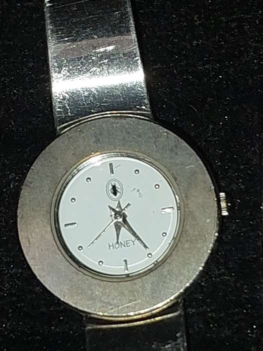 A COLLECTION OF ELEGANT LADIES WRIST WATCHES