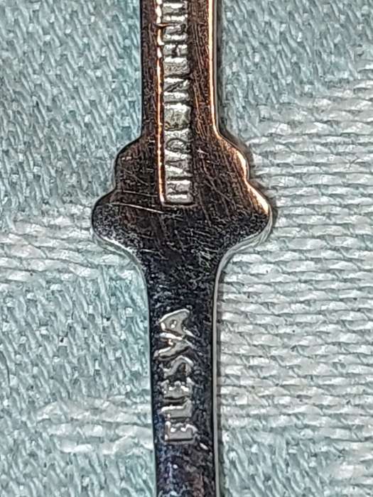 A SET OF FIVE DELF HOLLAND  CLOGG PASTRY  FORKS