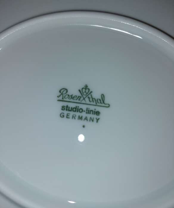 A CLASSIC ROSE ROSENTHAL GERMANY OVAL PORCELAIN DISH