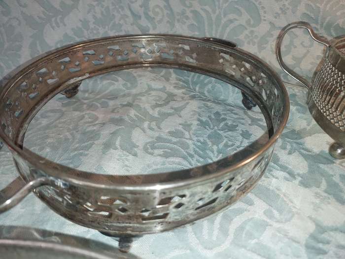 A JOB LOT VINTAGE VICTORIAN SILVER PLATED TRAY HOLDERS