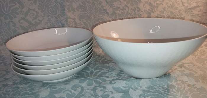 A COLLECTION OF ROSENTHAL 7-PIECE CROCKERY SET