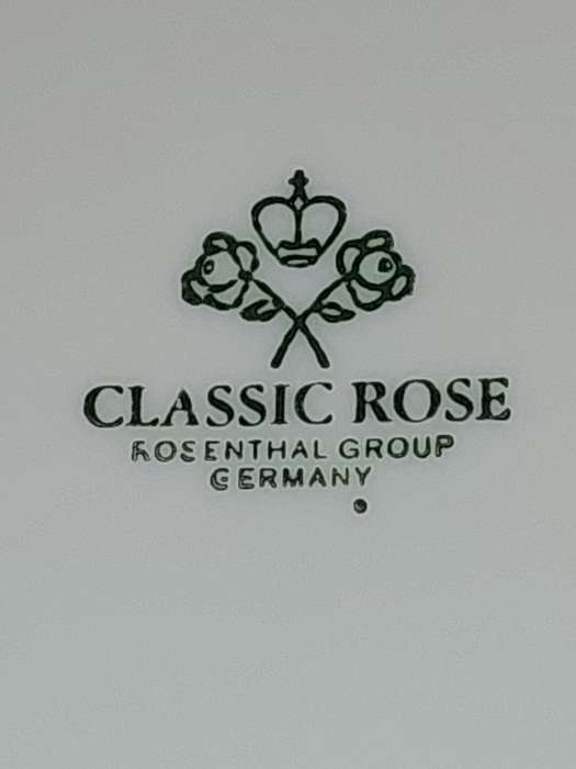 A COLLECTION OF ROSENTHAL 7-PIECE CROCKERY SET