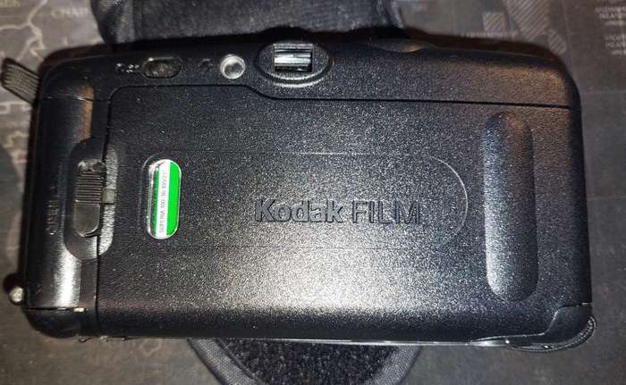 TWO VINTAGE KODAK CAMERAS SOLD AS IS NOT TESTED