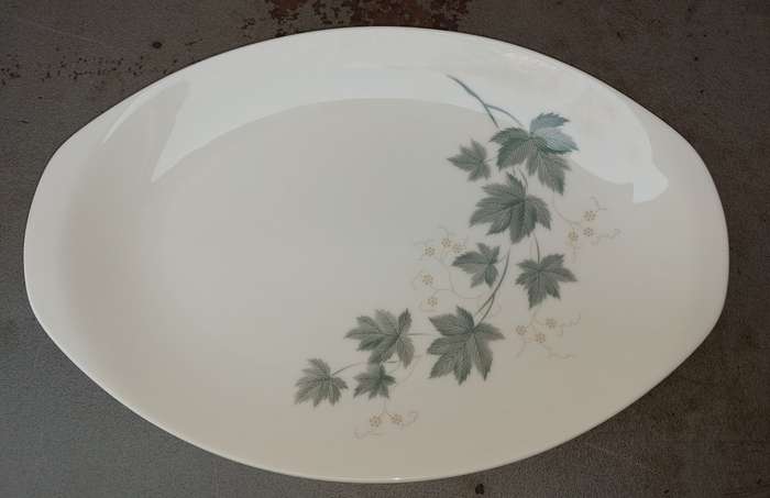 A VINTAGE NORITAKE COOK N SERVE JAPAN CHINA 102 WILD IVY
