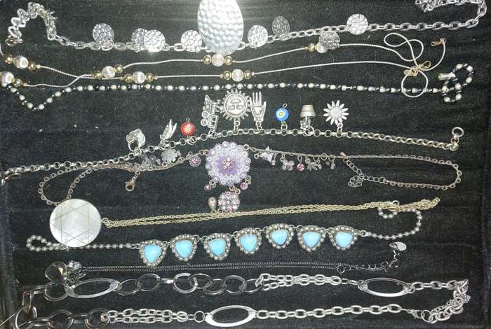 A VINTAGE COLLECTION COSTUME NECKLACES SOLD AS IS