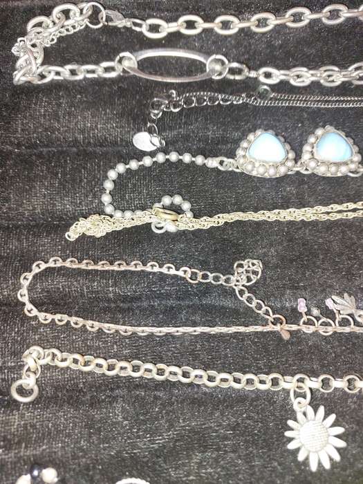 A VINTAGE COLLECTION COSTUME NECKLACES SOLD AS IS
