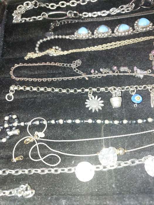 A VINTAGE COLLECTION COSTUME NECKLACES SOLD AS IS