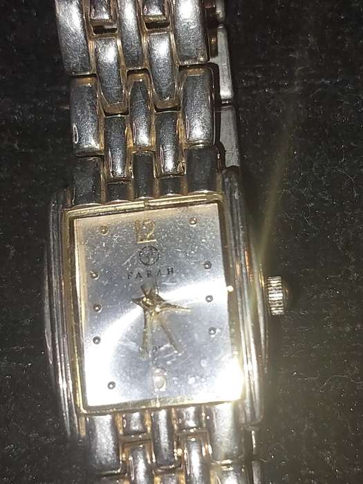 A VINTAGE COLLECTION LADYS DRESS WATCHES SOLD AS IS NOT TESTED