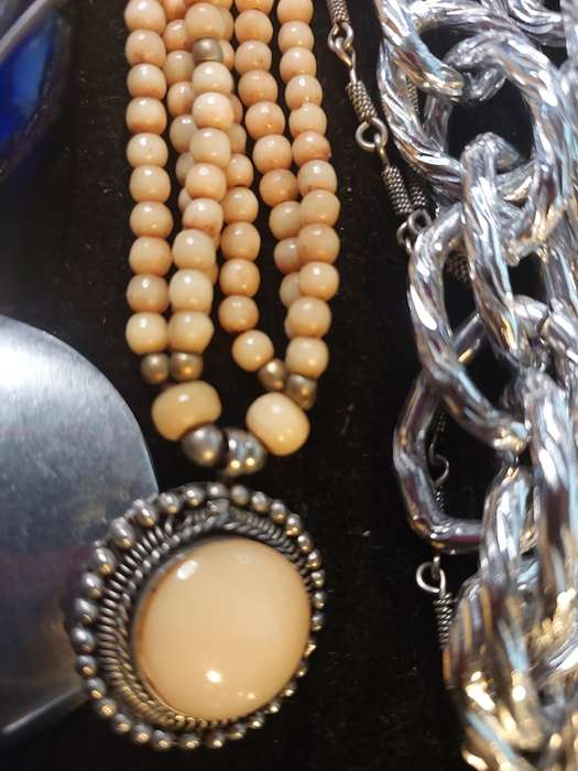 A VINTAGE COLLECTION DESIGNER COSTUME NECKLACES