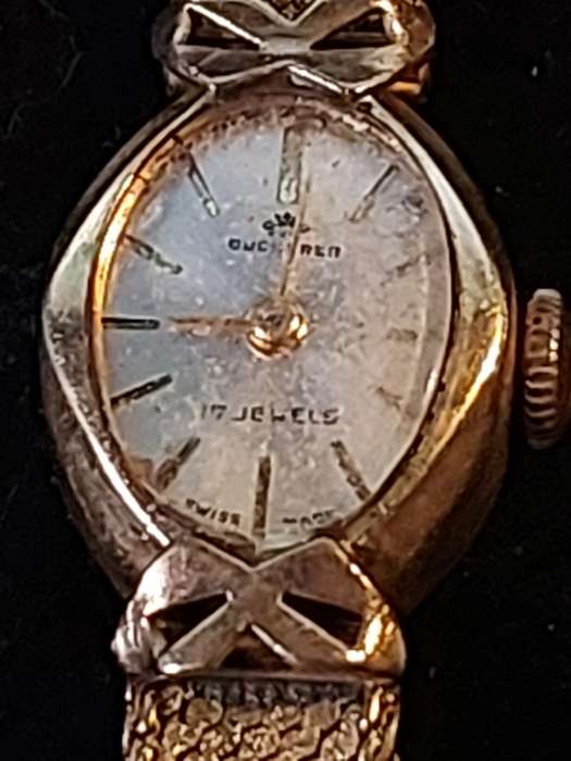 AN ANTIQUE WOMANS BUCKERER WRIST WATCH